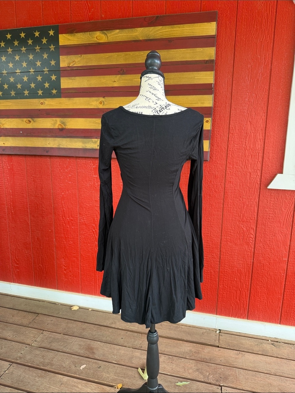 Forever 21 Black Long Sleeve Fit-and-Flare Dress - Picture 3 of 3